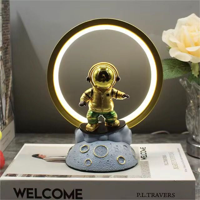 Astronaut Lamp Ring
