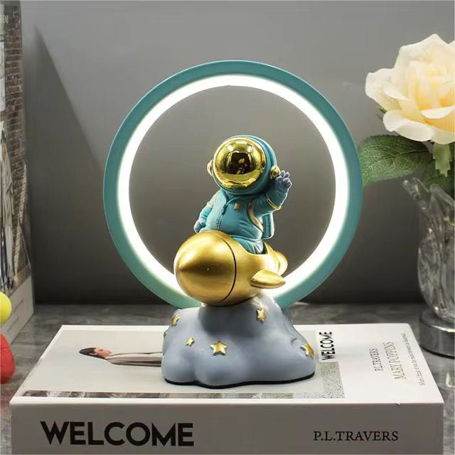 Astronaut Lamp Ring